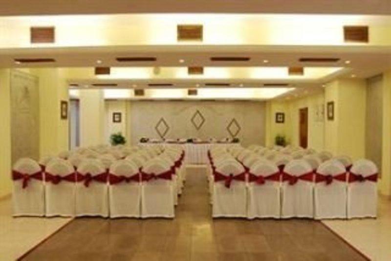 ลอร์ด พลาซ่า สุรัต Hotel ภายนอก รูปภาพ