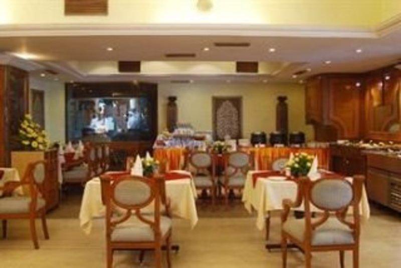 ลอร์ด พลาซ่า สุรัต Hotel ภายนอก รูปภาพ