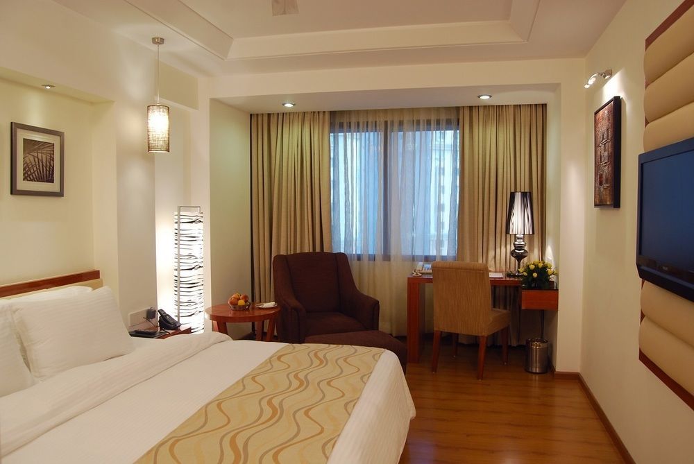 ลอร์ด พลาซ่า สุรัต Hotel ห้อง รูปภาพ